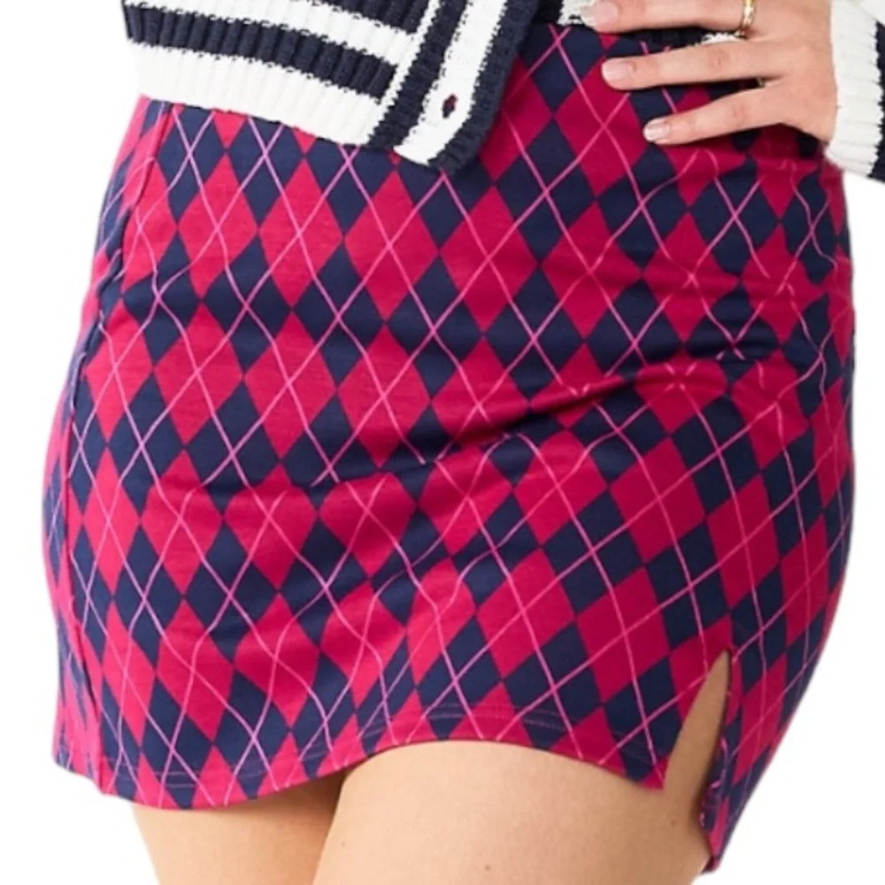 NWT Juniors' SO® Notched A-Line Pink Navy Argyle Mini Skirt Size Medium Preppy